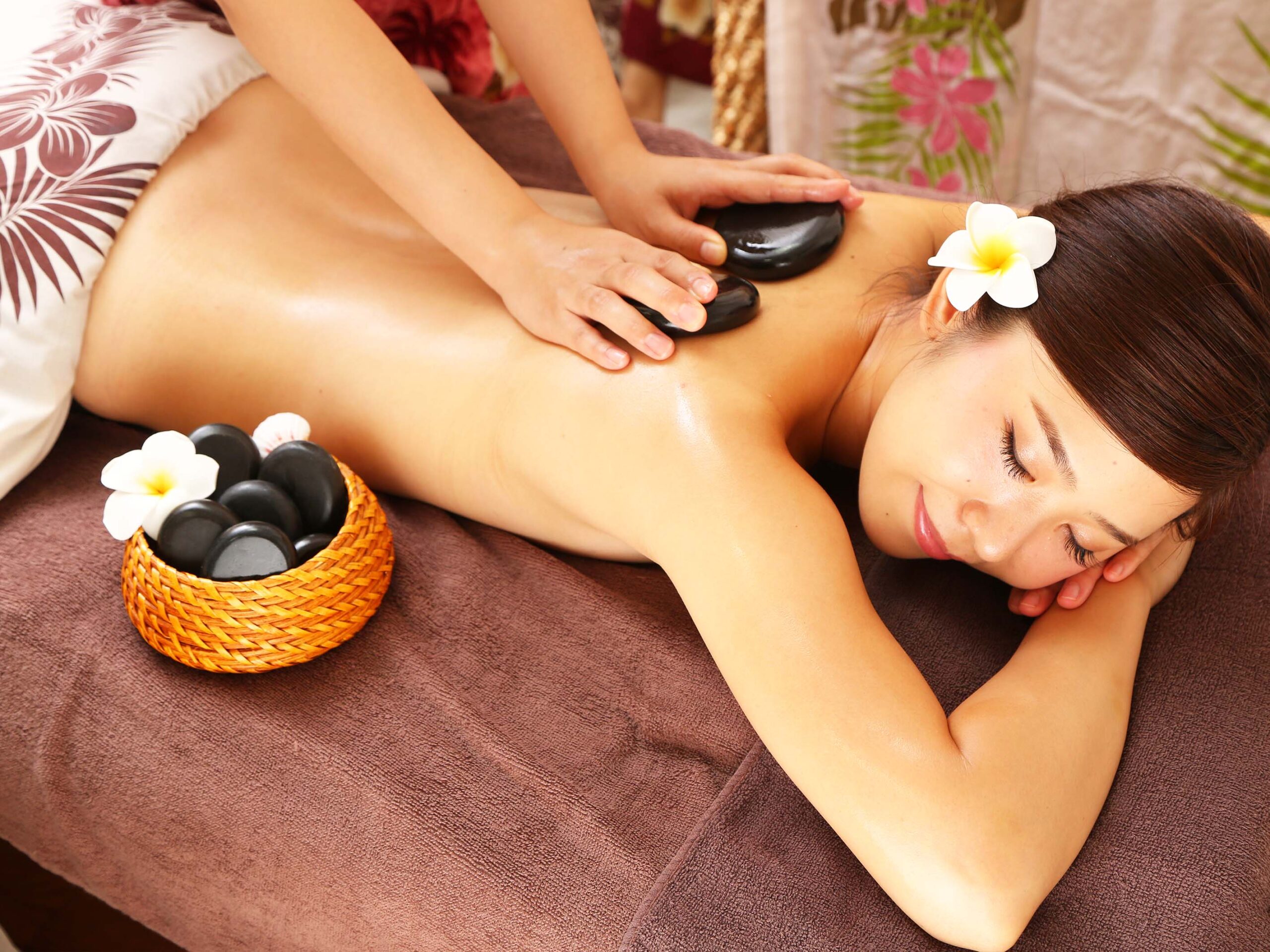 ホットストーンの5つの効果☆ - ハワイアンフォレストSpa焼津店